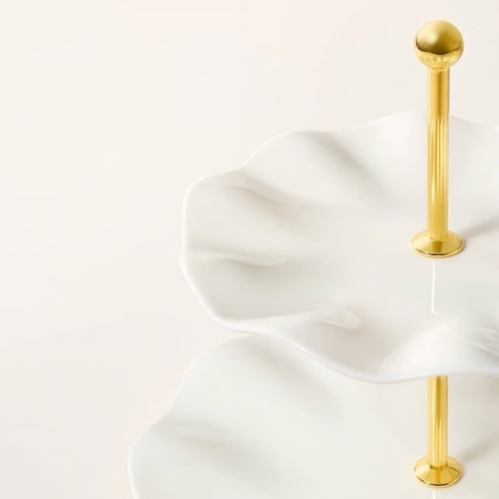 KATE SPADE NWT ruffled ceramic two tier serving stand -cream - Picture 3 of 3